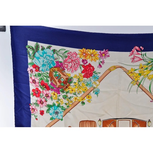 GUCCI Flower Multicolor Scarf 34x34 100% Silk GUC Authentic w/Tag 10193 - Picture 2 of 12